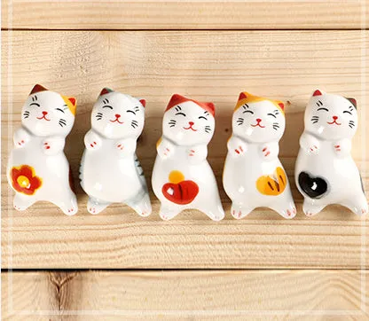 Gohobi Ceramic Lying Down Cat Chopstick Rest