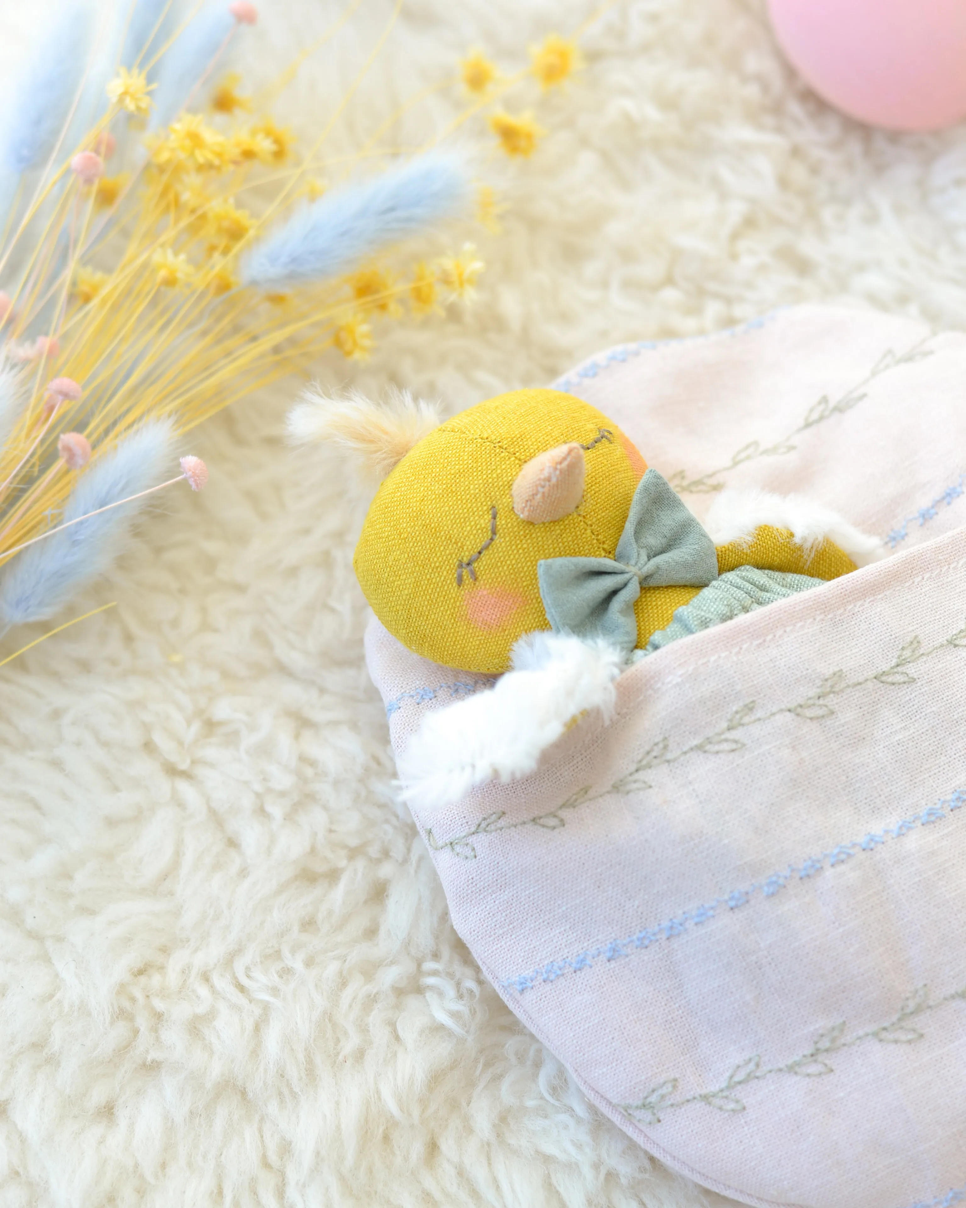 Mini Chick and Easter Egg-shaped Bed