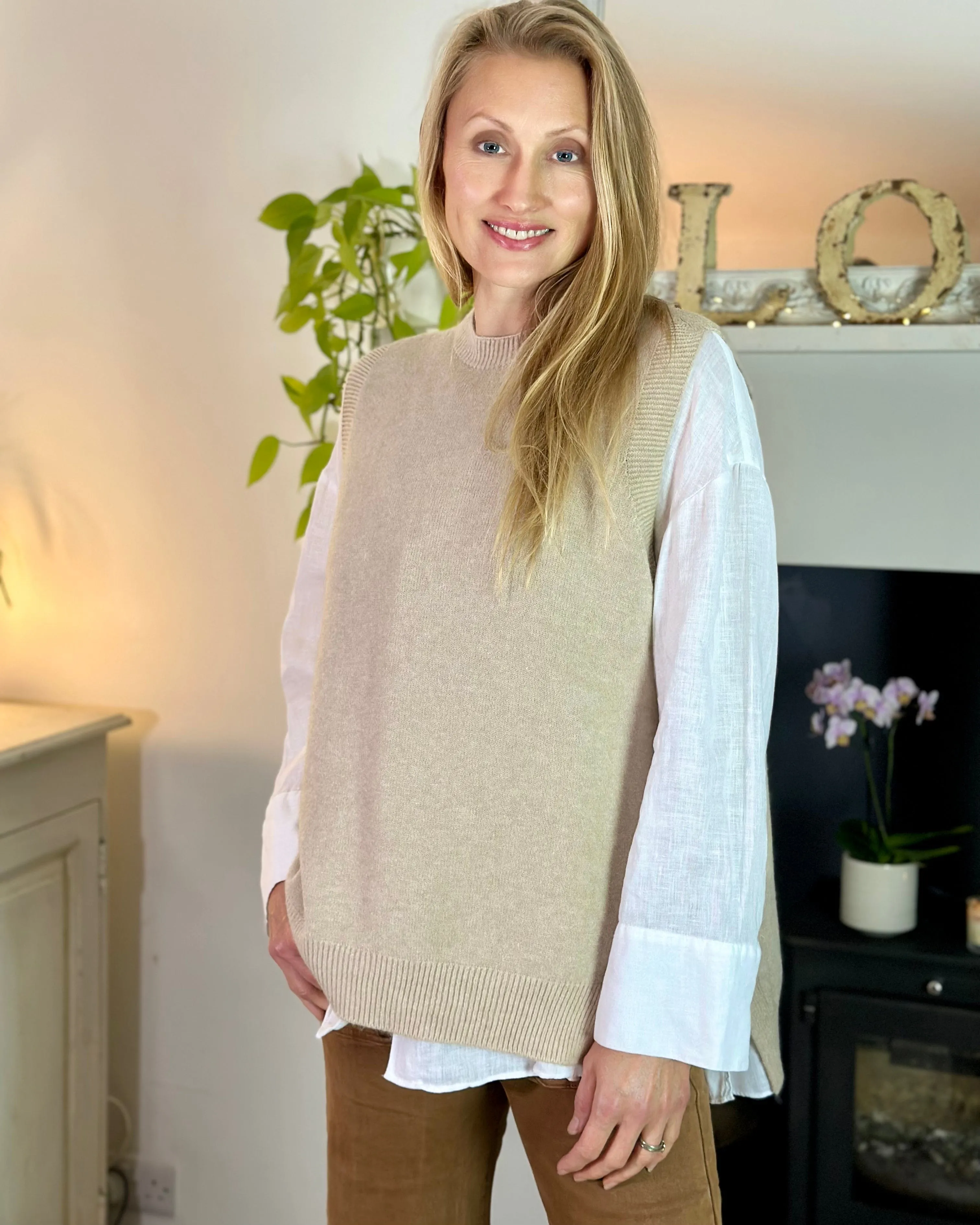 Round Neck Sleeveless Jumper - Beige